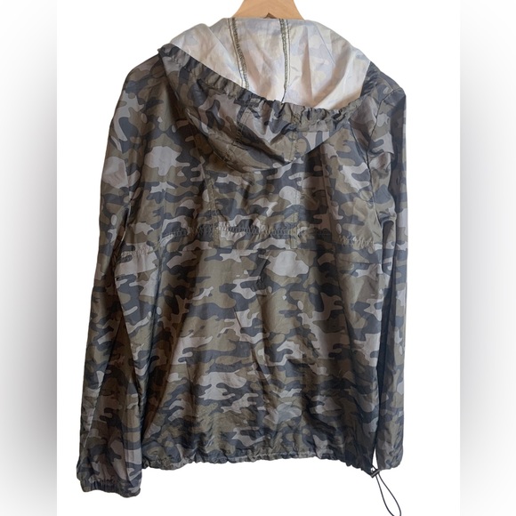 Soul Cycle  Windbreaker Anorak Hooded Packable Camo Jacket Size M - Picture 9 of 9